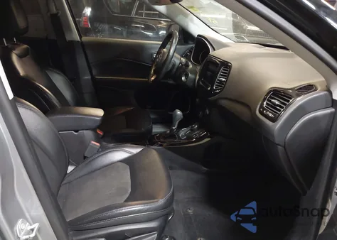 2018 Jeep Compass Altitude 4X4 из США, поврежденный, VIN 3C4NJDBB2JT453310